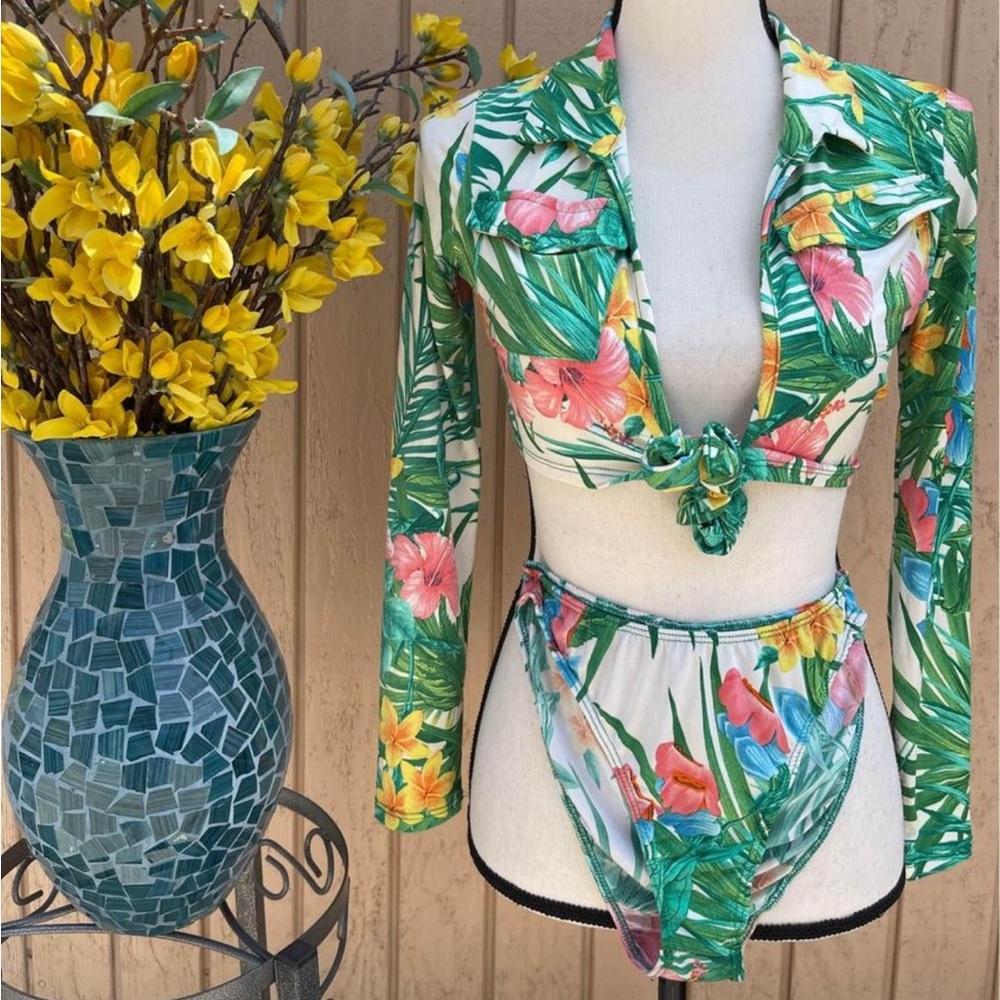 Tropical floral bikini set by Fashion Nova